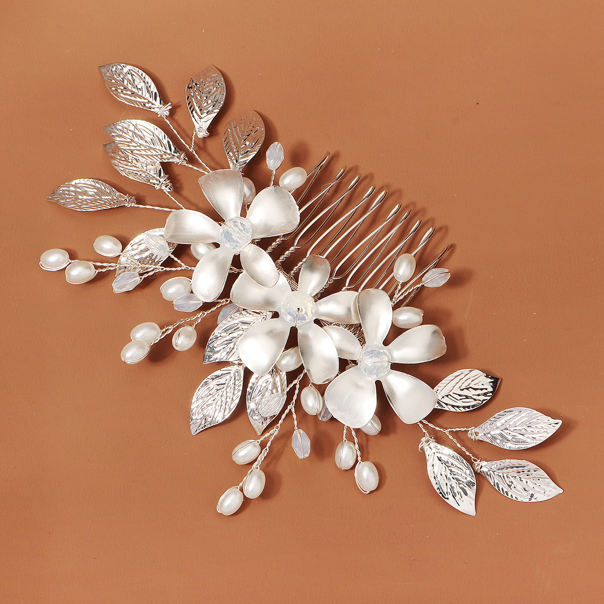 Sliver Luxurious Floral Metal  - Event Suppliers ulasan dan harga